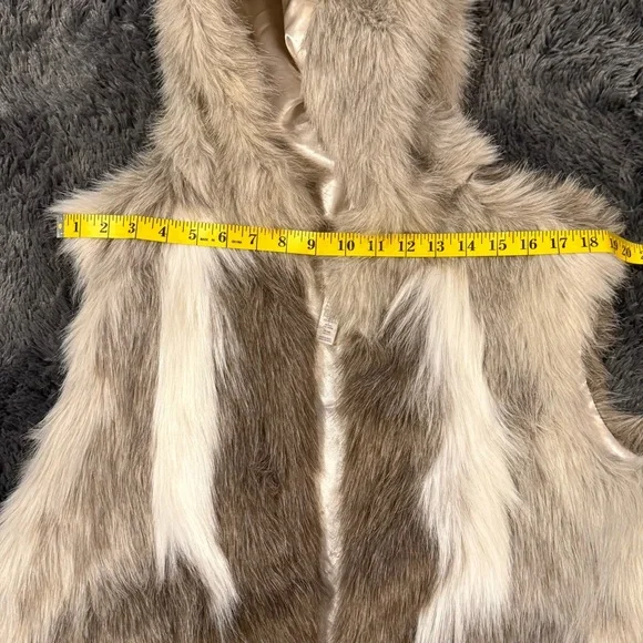 a new day Faux Fur Vest in Brown and Cream - Picture 6 of 10